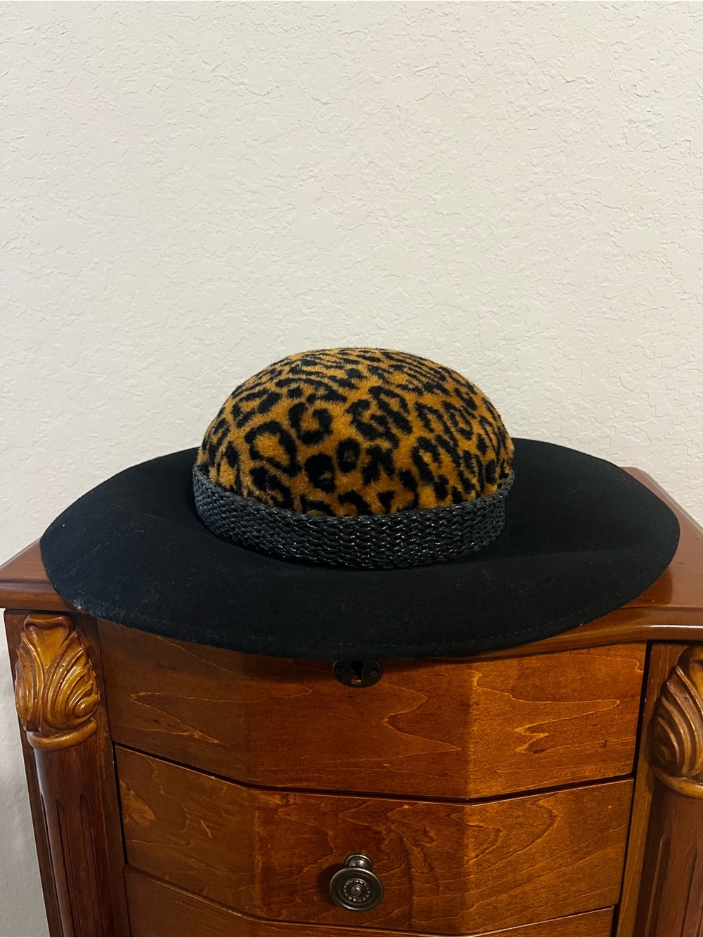 Vintage Dasha Dallas TX Black Wool Felt Hat with Leopard Crown